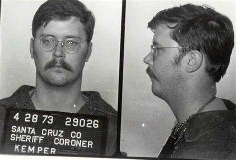  هو قاتل متسلسل أمريكي ونثري الموتى ارتكب سلسلة من جرائم القتل في كاليفورنيا في أوائل السبعينيات. 