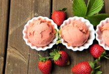 حلويات الفراولة وطريقة صنعها