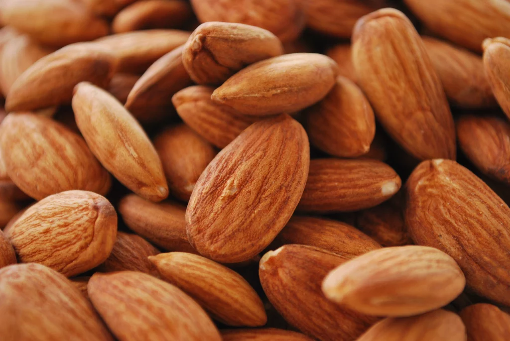 فوائد اللوز المتعددة